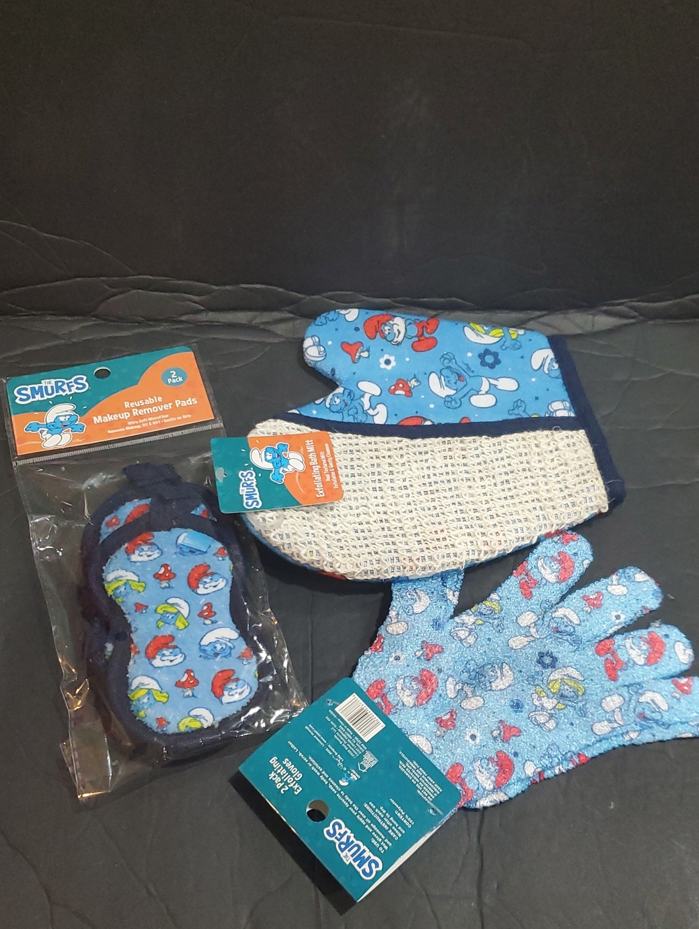 5piece Smurfs makeup remover pads, exfoliating gloves and bath mitt bath set new